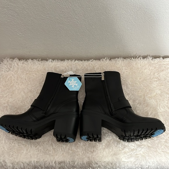 NWT Kenneth Cole Rhode Heel Buckle Polar Grip Black Leather Mid Calf Boots Sz 8 - Picture 5 of 11